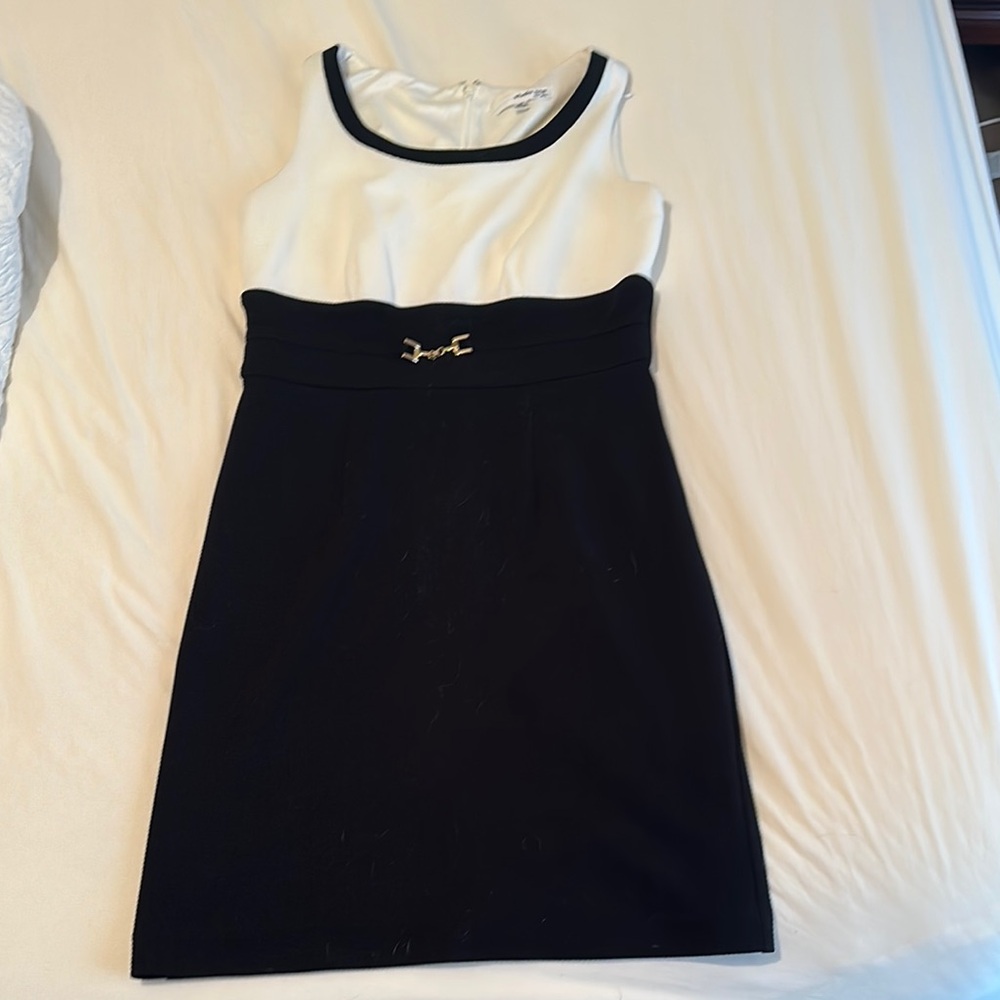 Studio One Black and White Sheath Dress Sleeveless Scoop Neck